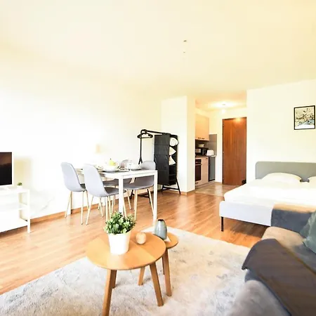 Charming And Comfortable Ideally Located In 아파트