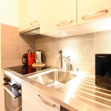 アパート Charming And Comfortable Ideally Located In